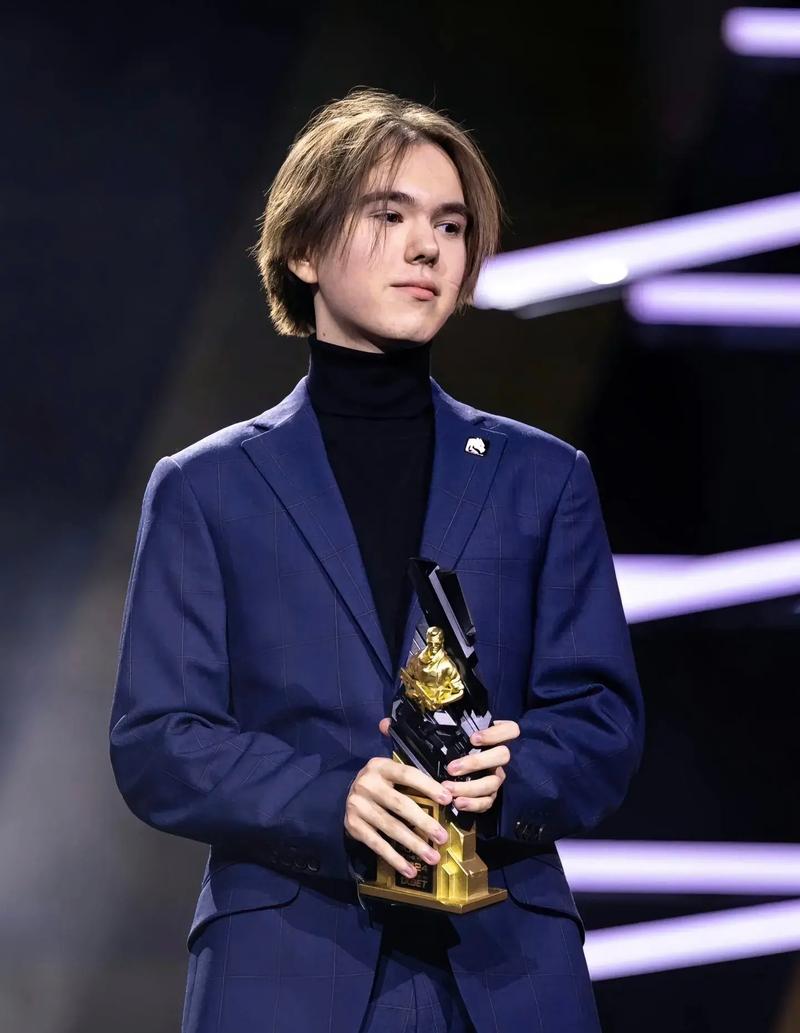 B8 成为 CCT 第二季欧洲系列赛 18 的冠军，在决赛中击败了 BC.Game